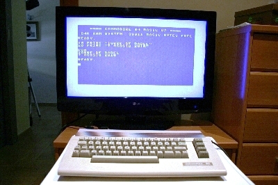 Al conectar el C64 aparece el intrprete de BASIC