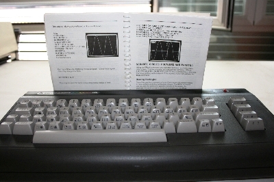 Commodore 16 : El manual mostrando las instrucciones de generacin de grficos