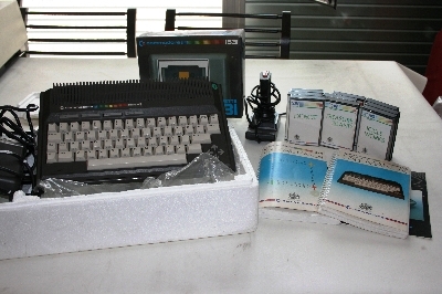 Contenido de la caja del Commodore Plus/4	