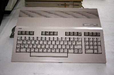 Commodore 128 : Vista frontal