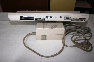 Commodore 128 : Vista trasera