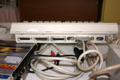 Commodore A600HD : Vista trasera